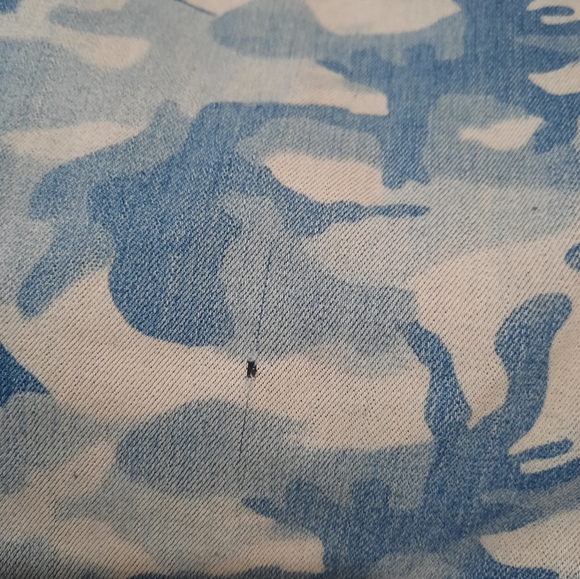 Forever 21 blue camo jeans size 26 - Picture 4 of 5